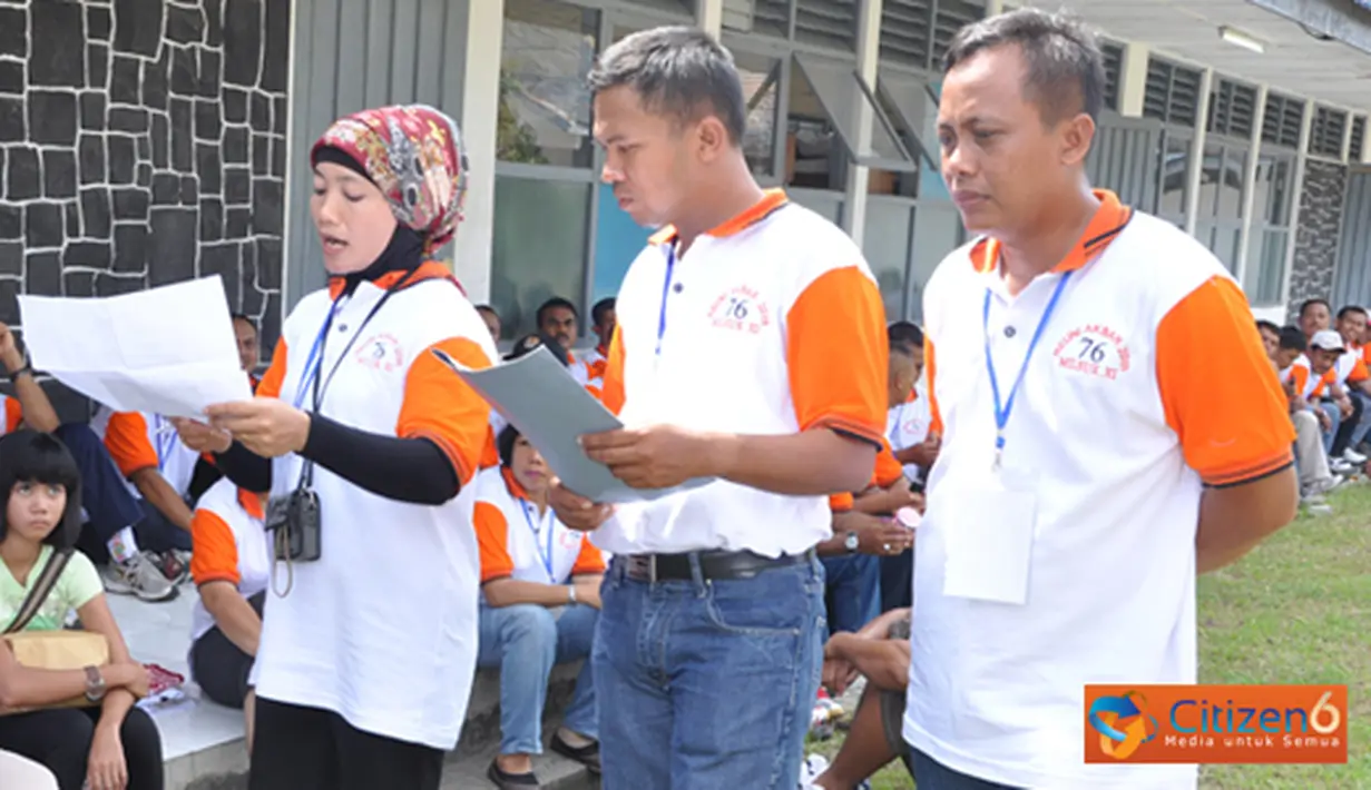 Citizen6, Surabaya: Reuni akbar yang digelar dua hari yaitu Minggu, (15/4) dan Senin, (16/4) ini dihadiri 415 Orang mantan Dikba Milsuk TNI AL Angkatan ke-11 yang berdinas. (Pengirim: Penkobangdikal)