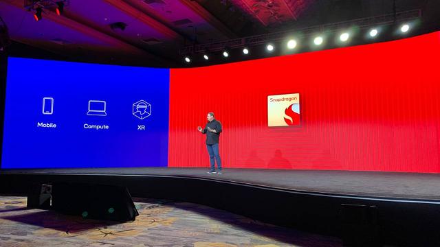 President and Chief Executive Officer of Qualcomm Incorporated, Cristiano Amon, memperkenalkan chipset Snapdragon 8 Gen 2