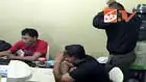 Ciptoryanto dan Suharyanto, anggota Satpol PP memeras dan melakukan pelecehan seksual kepada perempuan berusia 16 tahun. Kejadian berlangsung di Taman Monas Jakarta. 