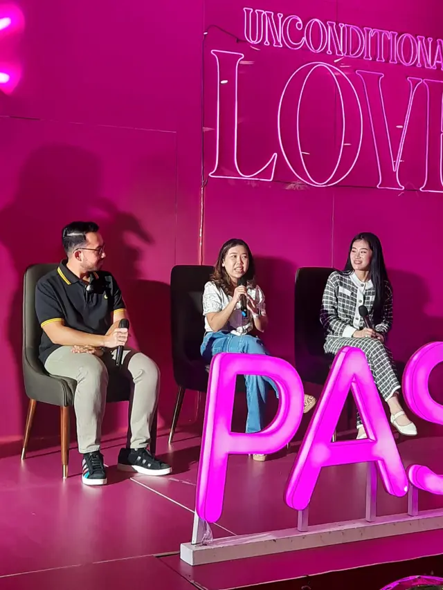 Kiky Saputri dalam konferensi pers seputar cincin kawin dan rencana pernikahan dengan M. Khairi bersama Passion Jewelry di Central Park, Jakarta Barat, 17 Oktober 2022.