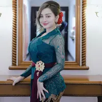 Momen Lamaran Cupi Cupita dan Bintang Bagus. (Sumber: Instagram/cupitagobas19)