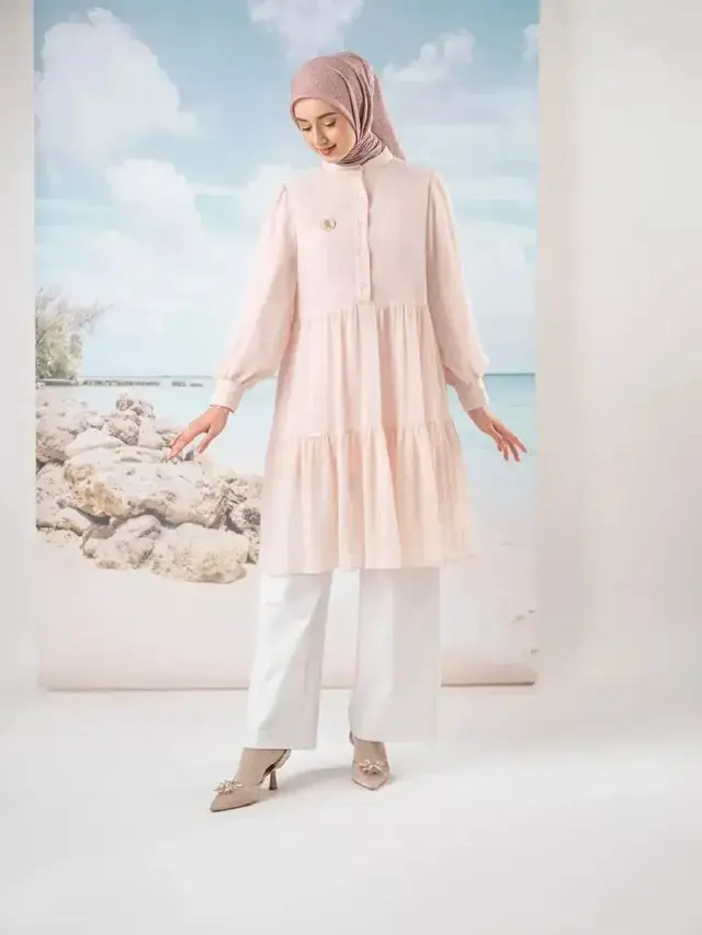 7 Model Baju Tunik Terbaru 2025 untuk Wanita Berhijab, Pilihan Tepat untuk Tampil Modis