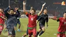 Hansamu Yama Pranata (tengah) melakukan selebrasi dengan melambaikan tangan ke arah para suporter (Liputan6.com/Helmi Fithriansyah)