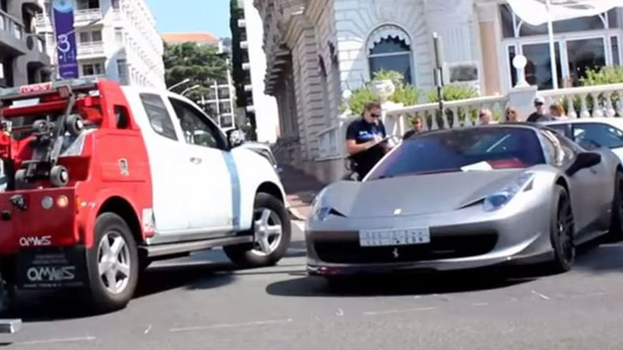 Parkir Sembarangan, Ferrari Milik Juragan Arab Diderek Petugas