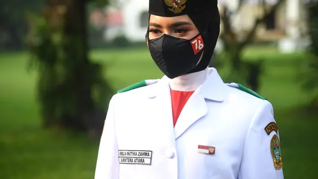 Paskibraka Ardelia Muthia Zahwa yang merupakan perwakilan dari Provinsi Sumatera Utara terpilih sebagai pembawa Bendera Merah Putih.