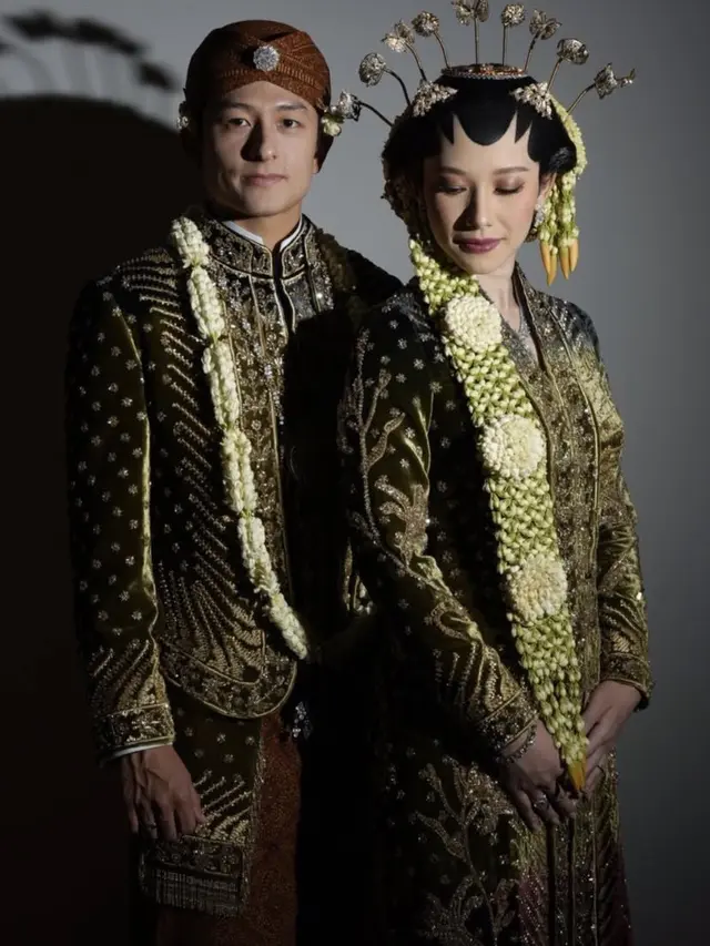 Potret Ngunduh Mantu Rio Haryanto dan Athina Papadimitriou di Solo. [@theleonardi]