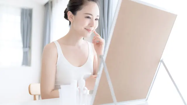 ilustrasi cara mengatasi maskne yang muncul pada saat pandemi/metamorworks/shutterstock