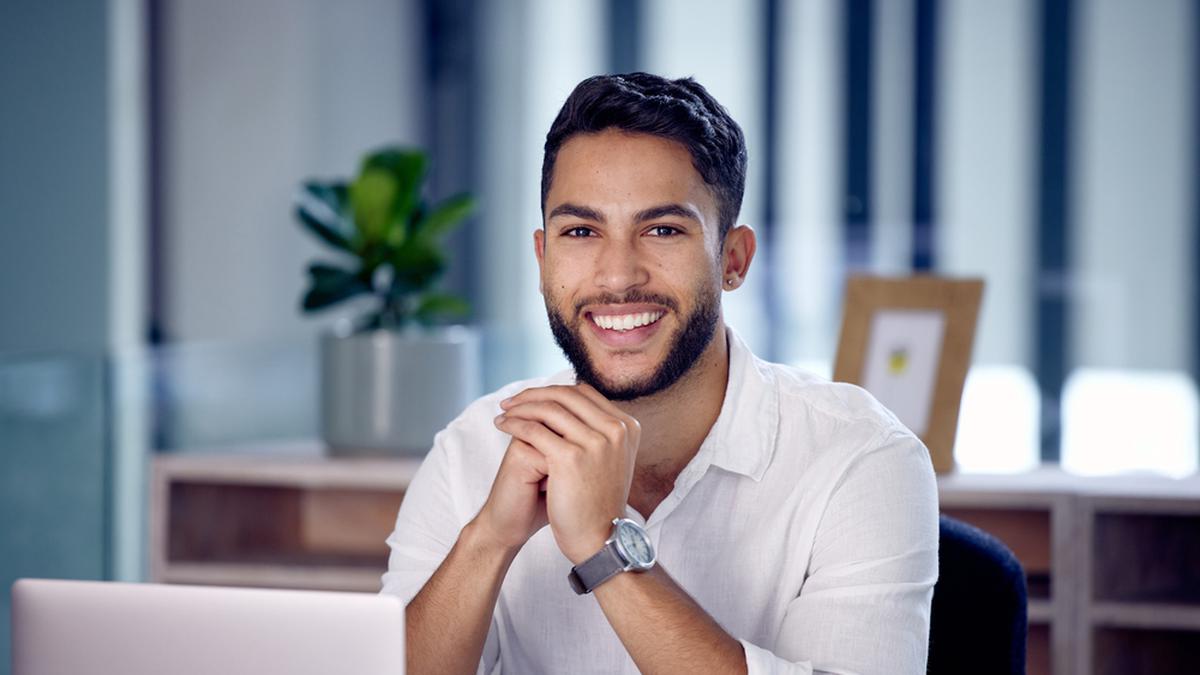 Wangi Akhir Tahun Lebih Hangat, Ini Cara Layering Parfum yang Bikin Aroma Terasa Personal