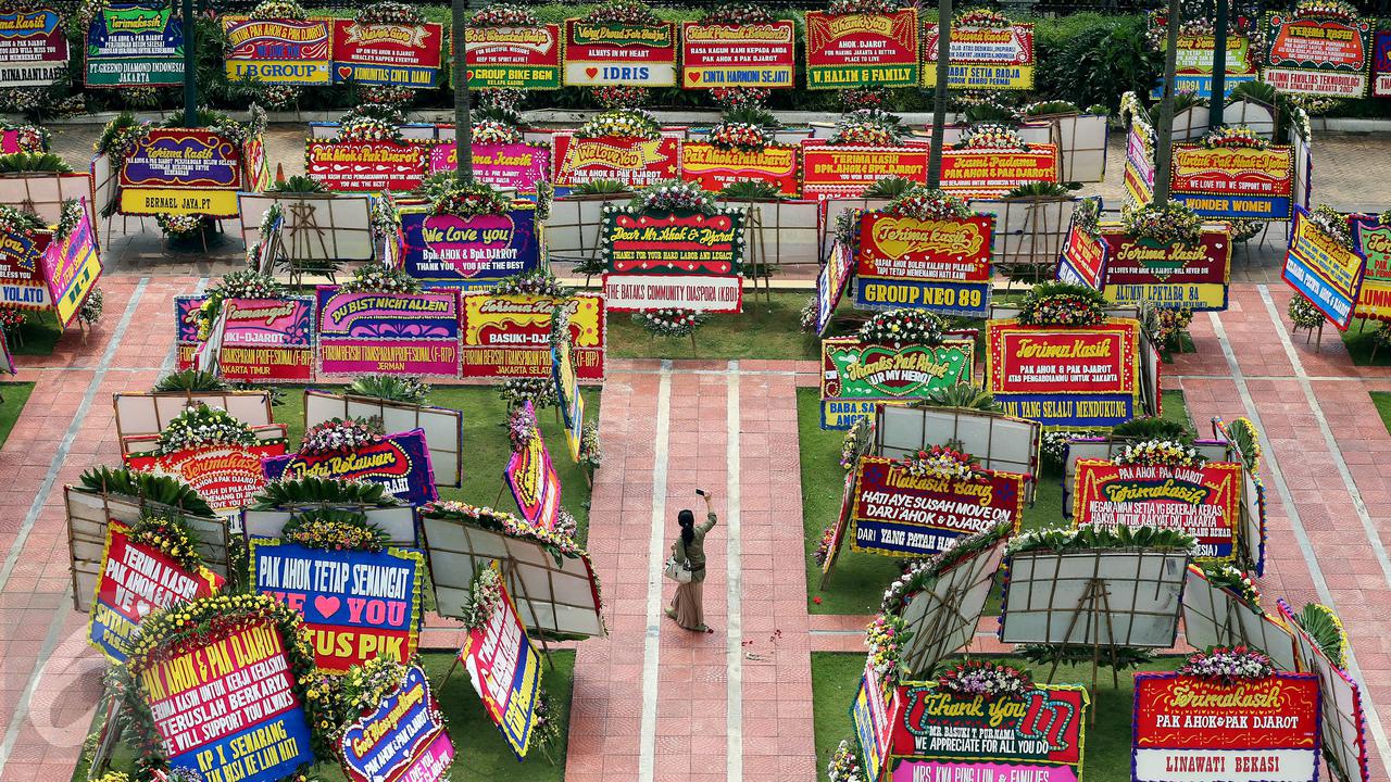 Karangan Bunga untuk Ahok Djarot