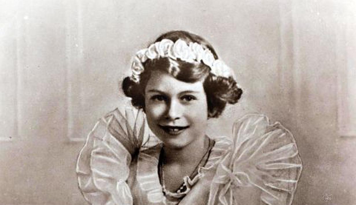 Foto Perubahan Wajah Ratu Elizabeth II Sejak Muda Hingga ...