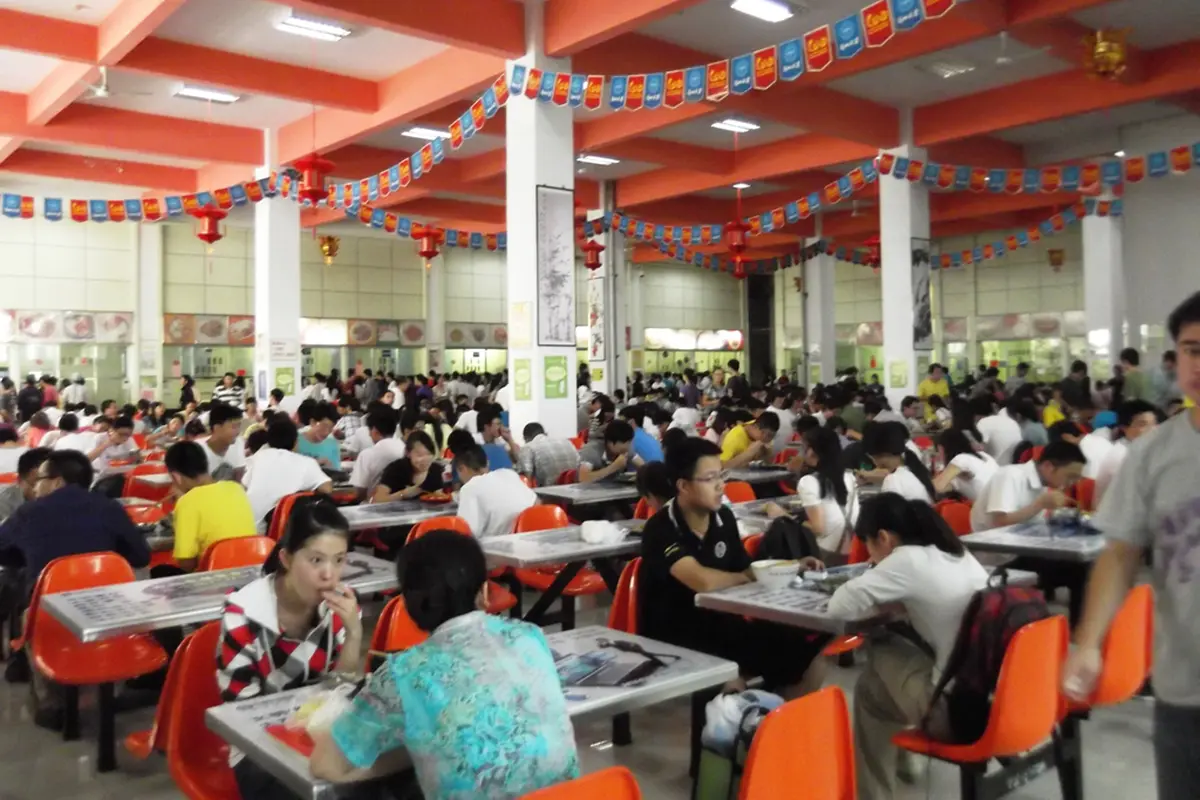 5 Makanan Khas Kantin Kampus yang Bikin Rindu