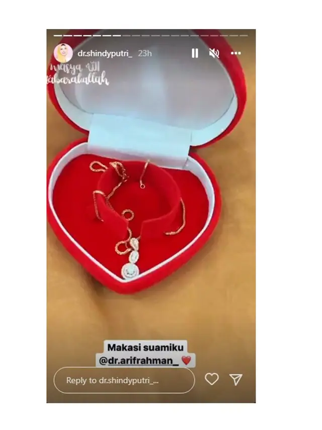 Genap 29 Tahun, Ini 6 Potret Kejutan Ulang Tahun Dokter Shindy Putri Kakak Ria Ricis