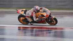 Di bawah hujan deras Marc Marquez menjajal Circuit of the Americas (COTA), Austin, Amerika Serikat. (AP Photo/Tony Gutierrez)