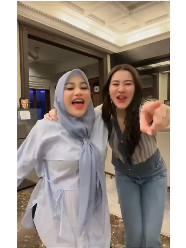 Bersahabat Sejak Kecil, Ini 6 Potret Akrab Aurel Hermansyah dan Aaliyah Massaid