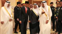 Jokowi Akan Sematkan Tanda Kehormatan Tertinggi ke Raja Salman