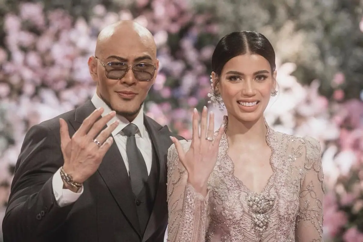 Deddy Corbuzier dan Sabrina Choirunnisa (Instagram/sabrinachairunnisa_)
