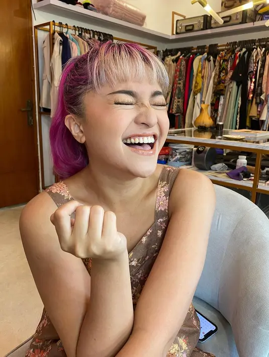<p>Marshanda Memperlihatkan senyum yang semringah. Menggambarkan suasana hatinya yang tengah bahagia. (Foto: Instgaram/ marshanda99)</p>