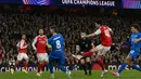 Gol kedua Arsenal tercipta pada babak kedua melalui Declan Rice. Lagi-lagi bola bersarang ke gawang tim tamu melalui lesatan dari luar kotak penalti. (AFP/Glyn Kirk)