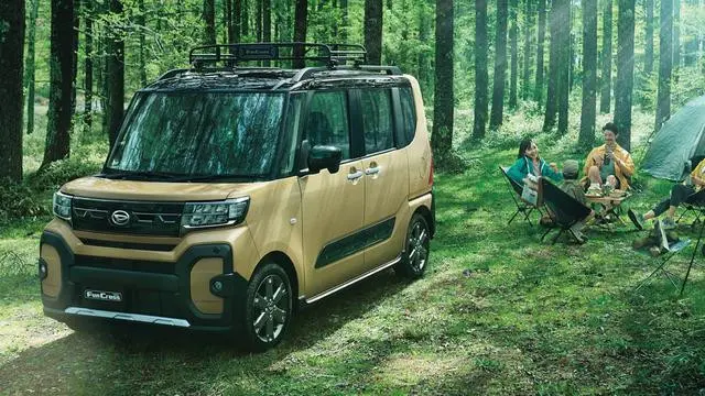 Daihatsu Tanto FunCross (Daihatsu)