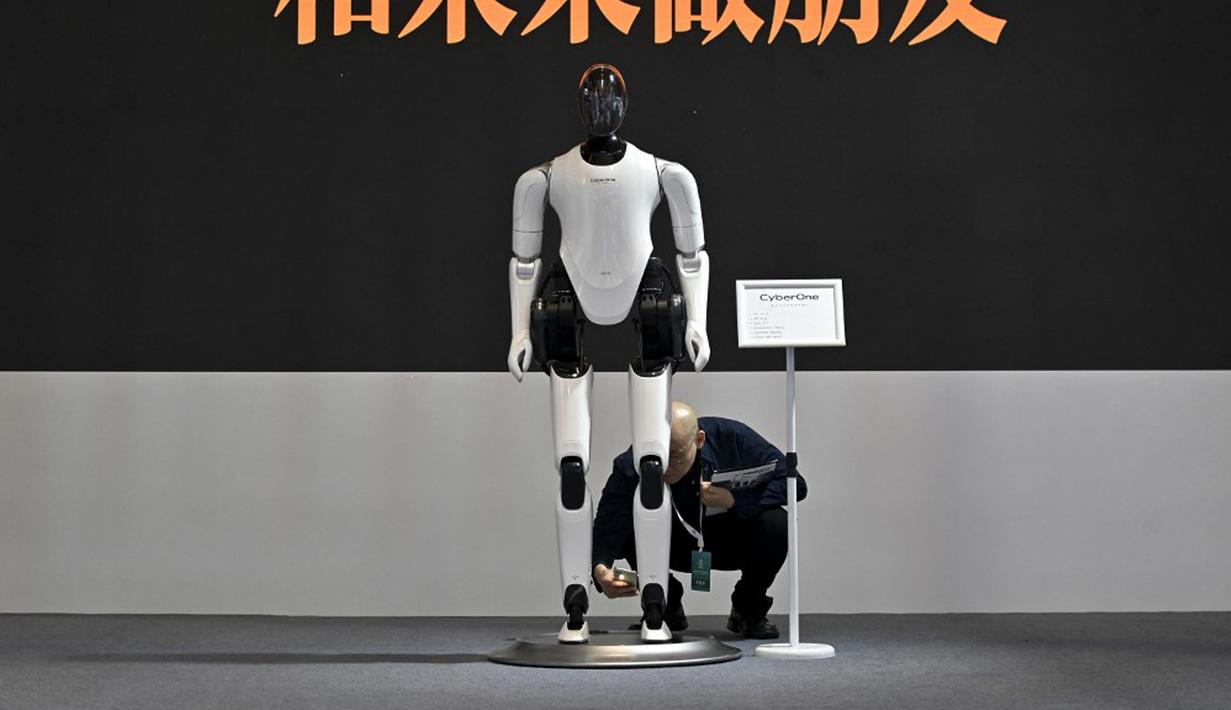 Peserta akan memiliki kesempatan untuk terlibat dengan robot canggih dari berbagai industri, mendapatkan wawasan tentang fungsi, kemampuan, dan aplikasi potensial mereka dalam kehidupan sehari-hari. (WANG Zhao/AFP)