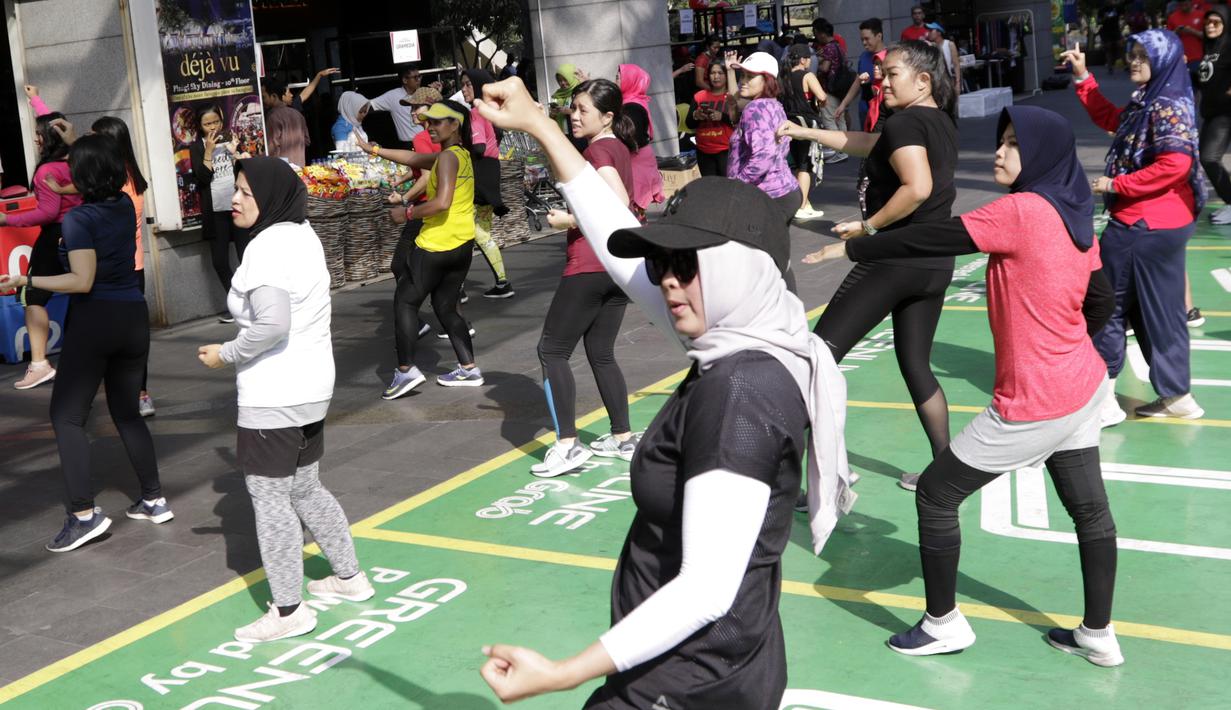 Foto Zumba Olahraga Masa Kini Bisa Mencegah Stress Dan Memperbaiki Mood Ragam Bola Com