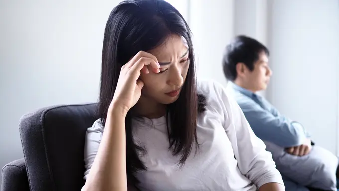perempuan dan pasangan 13 juli marah