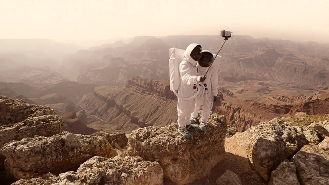 Seri Foto Turis di Mars