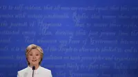 Capres AS dari Partai Demokrat, Hillary Clinton sebelum debat capres AS ketiga dan terakhir di University of Nevada, Las Vegas, Rabu (19/10). AFP PHOTO / Robyn Beck