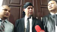 Ahmad Dhani sebelum sidang di Pengadilan Negeri Jakarta Selatan, Senin (28/1/2019). (Liputan6.com/Ady Anugrahadi)