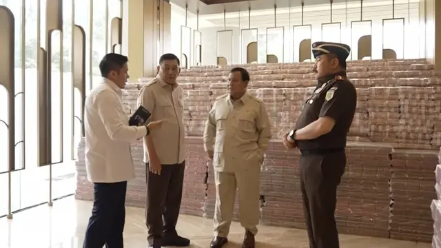 Prabowo, Menhan Sjafrie Sjamsoeddin dan Jaksa Agung Burhanuddin saat penyerahan uang hasil korupsi CPO ke negara