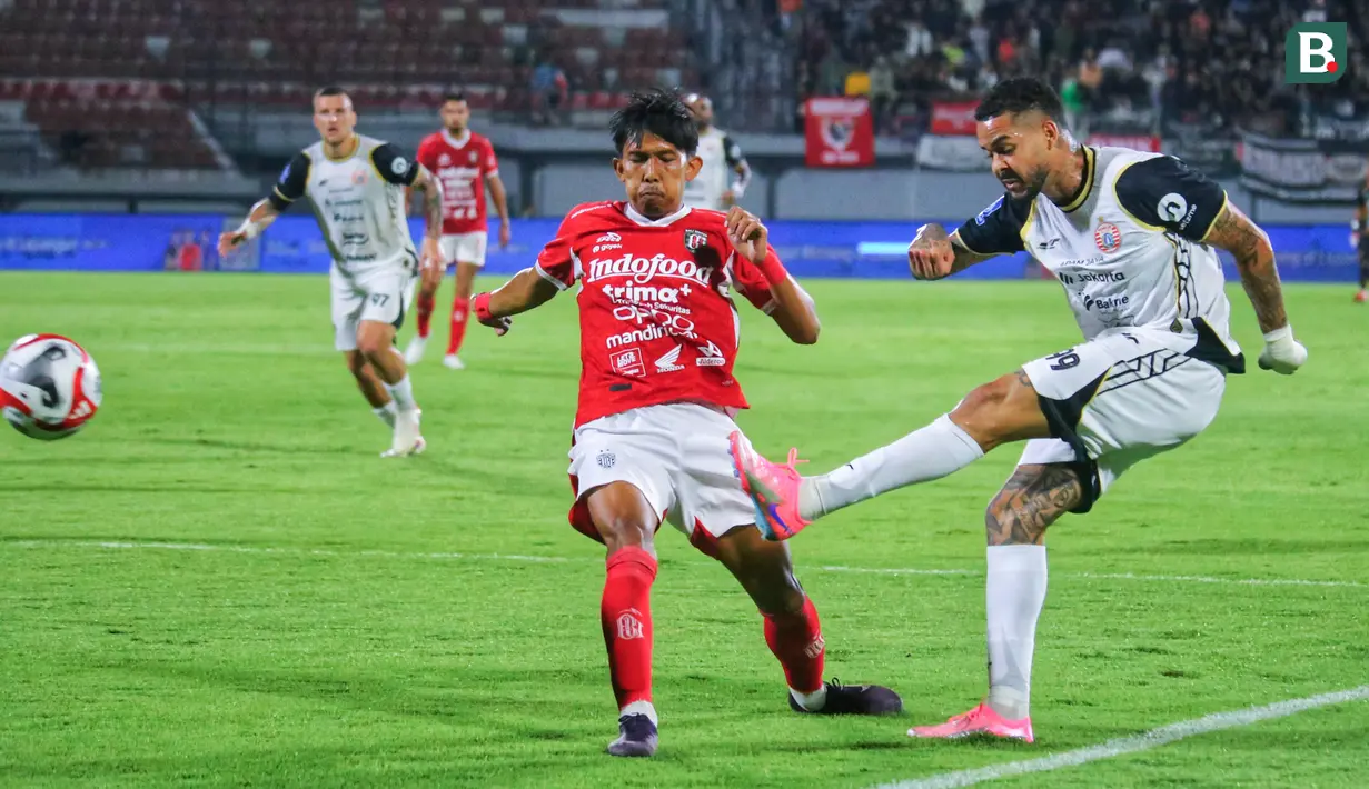 Gol tunggal Persija dicetak oleh Gustavo Almeida melalui sundulan memanfaatkan umpan dari Emaxwell Souza. (Bola.com/Alit Binawan)