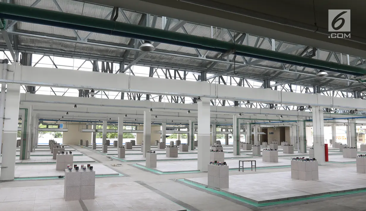 Suasana Pasar Ikan Modern (PIM)  Muara Baru, Jakarta, Jumat (1/2). PIM Muara Baru dilengkapi gerai peralatan maritim, ruang pertemuan, area parkir luas, cold storageberkapasitas 50 ton, bongkar muat hingga pengepakan. (Liputan6.com/Angga Yuniar)