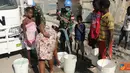 Citizen6, Haiti: Kebutuhan akan air bersih betul-betul menjadi hal utama bagi masyarakat Gonaives. Kondisi daerah yang panas dan tandus menyebabkan sulitnya mendapat sumber air bersih untuk kebutuhan hidup. (Pengirim: Badarudin Bakri)