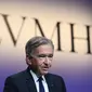 CEO LVMH Bernard Arnault mengumumkan hasil grup tahun 2022 di markas LVMH di Paris pada 26 Januari 2023. (Stefano Rellandini/AFP)