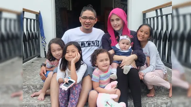 5 Potret Kedekatan Nasha Anaya dan Adelia Pasha, Anak dan Ibu Sambung