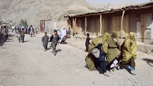 FOTO: Potret Wanita dan Anak-Anak Afghanistan di Tahun 1996