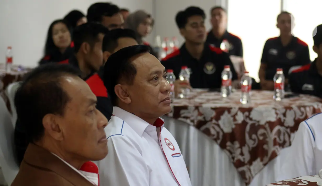 Ketua Umum PBVSI, Imam Sudjarwo saat menghadiri seremoni pelepasan Timnas Voli Putra dan Putri Indonesia menuju ajang SEA Games 2023 Kamboja di Padepokan Voli Jenderal Polisi Kunarto, Sentul, Jawa Barat, Sabtu (29/4/2023). (Liputan6.com/Helmi Fithriansyah)