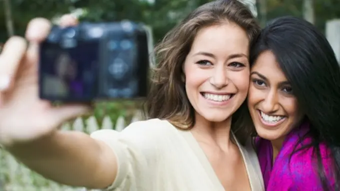 [bintang] Bagaimana Gaya Selfie Kamu Tunjukkan Kepribadianmu