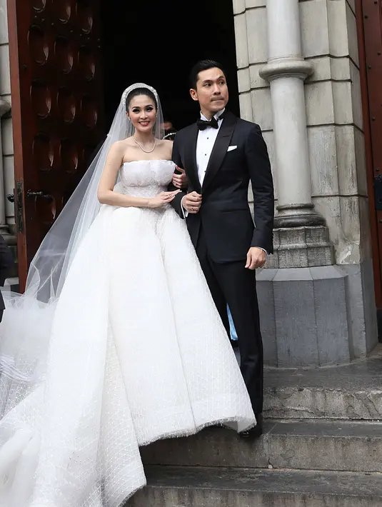 Sandra Dewi dan Hervey Moeis menggelar resepsi pernikahan di Jepang pada 14 November mendatang. Acaranya berlangsung mulai pukul 09.30 waktu setempat. Dan bisa disaksikan Live Streaming di Facebook Bridestory. (Nurwahyunan/Bintang.com)