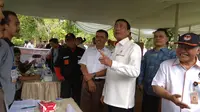 Menkopolhukam Wiranto mencoblos di Pilkada 2018 (Liputan6/Achmad Sudarno)