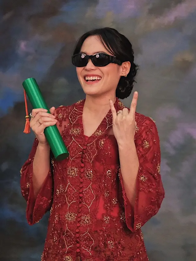 6 Momen Kelulusan Sheryl Sheinafia, Sempat Berhenti dan Pindah Jurusan