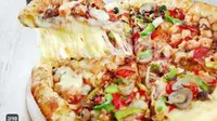 Berikut ini 10 fakta tentang pizza yang jarang diketahui atau mungkin kita sendiri baru mendengarnya (Foto: Lakupon)