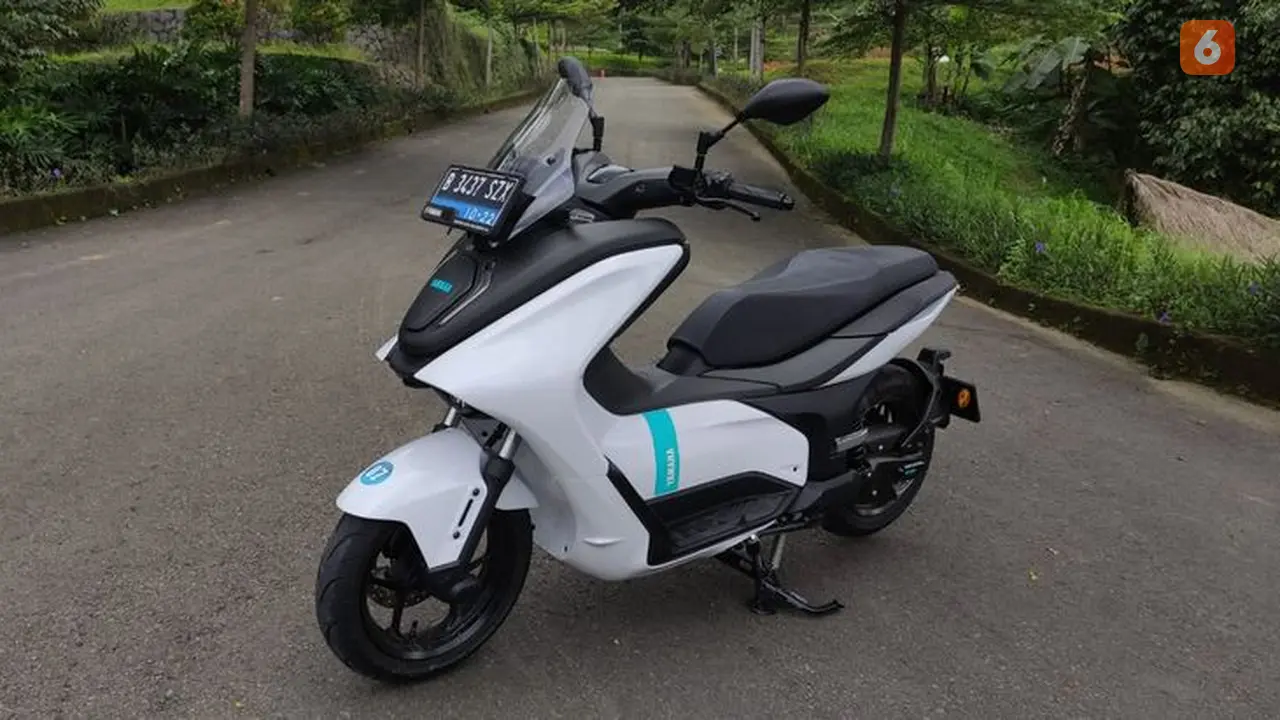 Yamaha E01