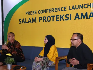 Chief Sharia Business Sun Life Norman Nugraha memberi keterangan pers pada peluncuran Salam Proteksi Amanah, di Jakarta, Kamis (16/5). PT Sun Life Indonesia berkolaborasi dengan Dompet Dhuafa menghadirkan dua pilihan baru dalam berdonasi melalui kontribusi asuransi. (Liputan6.com/HO/Bon)