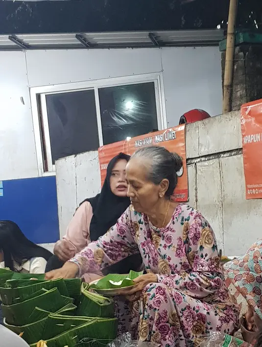 Pandemi membuat Bu Widodo sempat berhenti berjualan selama 4 bulan/copyright Ayu Kinanti