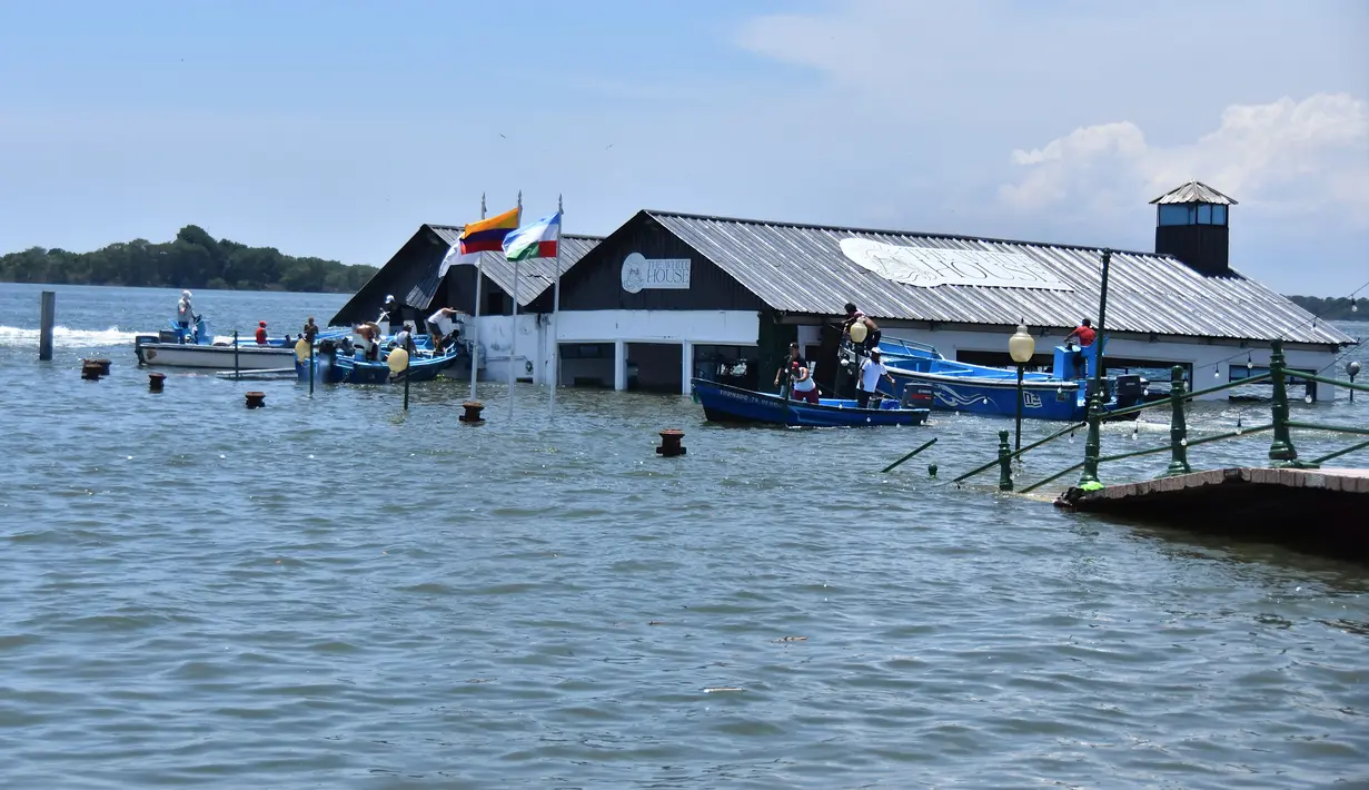 Tidak ada peringatan tsunami yang berlaku untuk daerah tersebut. (AP Photo/Jorge Sanchez)