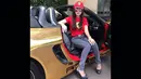 Bella Shofie bergaya dengan mobil sport mewahnya di Instagram. Uniknya, para haters menganggap Bella sedang pamer.(Instagram.com)