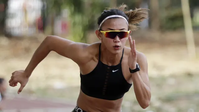 Atlet lari gawang Indonesia, Emilia Nova