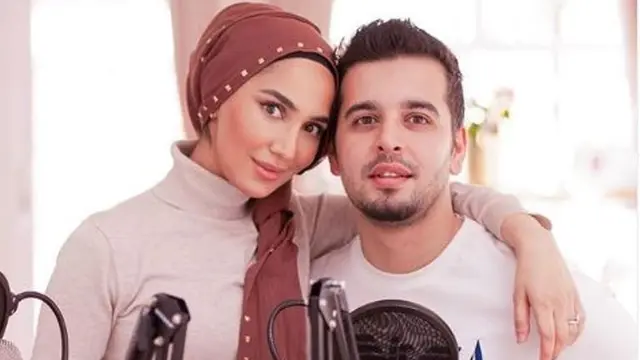 Umumkan Alasan Lepas Hijab, Selebgram Inggris Tuai Kontroversi