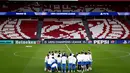 Mereka akan menantang wakil Portugal, SL Benfica di matchweek kedelapan Liga Champions 2025-2026. Tampak dalam foto, pelatih Real Madrid asal Spanyol, Alvaro Arbeloa (tengah) dan para pemain berkumpul dalam lingkaran selama sesi latihan jelang matchweek kedelapan Liga Champions 2025-2026 melawan SL Benfica di stadion Luz, Lisbon pada Selasa 27 Januari 2026. (FILIPE AMORIM/AFP)
